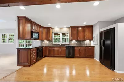 934 La Bonne Parkway, Manchester, MO 63021 - Photo 3