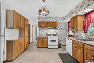 7 Wayne St, Saint Charles, MO 63301 - Photo 13