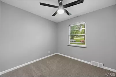 8605 Mayflower Court, University City, MO 63132 - Photo 9