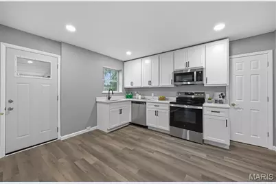 8605 Mayflower Court, University City, MO 63132 - Photo 5