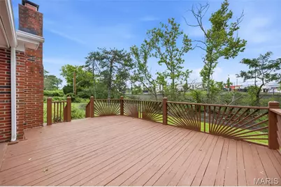8605 Mayflower Court, University City, MO 63132 - Photo 23