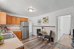 15 St James Ct, Florissant, MO 63031 - Photo 9