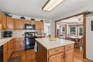 7811 Grantwood Oaks Ct, Saint Louis, MO 63123 - Photo 17
