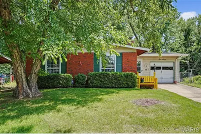 160 Humes Lane, Florissant, MO 63031 - Photo 1