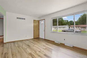 1865 Violet Dr, Florissant, MO 63031 - Photo 7