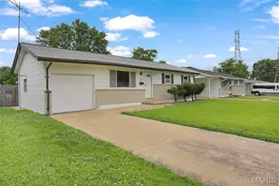 1865 Violet Dr, Florissant, MO 63031 - Photo 3