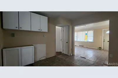 2350 Chambers Road, Saint Louis, MO 63136 - Photo 11