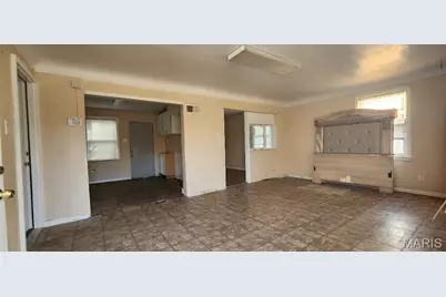 2350 Chambers Road, Saint Louis, MO 63136 - Photo 3