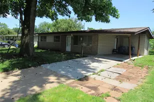 1950 Thunderbird Ave, Florissant, MO 63033 - Photo 1