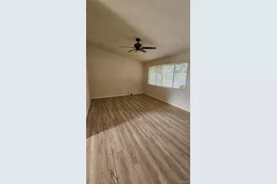 1950 Thunderbird Avenue, Florissant, MO 63033 - Photo 5