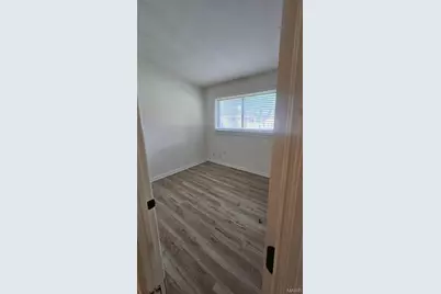 1950 Thunderbird Avenue, Florissant, MO 63033 - Photo 9