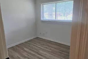 1950 Thunderbird Ave, Florissant, MO 63033 - Photo 9