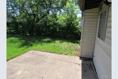 1950 Thunderbird Avenue, Florissant, MO 63033 - Photo 13