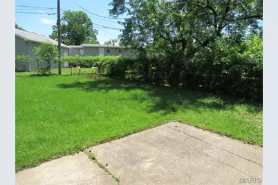 1950 Thunderbird Avenue, Florissant, MO 63033 - Photo 3