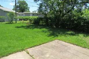 1950 Thunderbird Ave, Florissant, MO 63033 - Photo 3