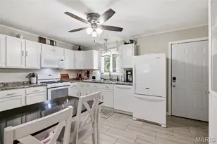 501 Prince Charles Dr, O'Fallon, MO 63366 - Photo 9