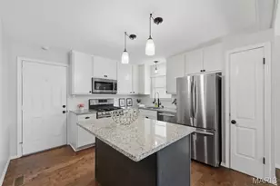 1843 Redcoat Dr, Maryland Heights, MO 63043 - Photo 5