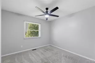 1843 Redcoat Dr, Maryland Heights, MO 63043 - Photo 11