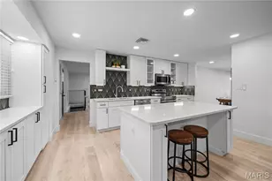 1221 Warson Pines Dr, Saint Louis, MO 63132 - Photo 11