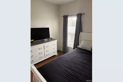 721 Dickson Street, Saint Louis, MO 63106 - Photo 7