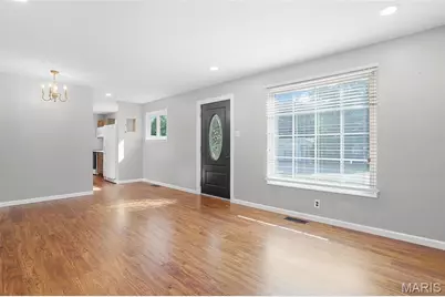 12089 Sunnycrest Place, Maryland Heights, MO 63043 - Photo 7