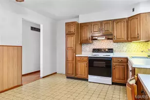 6138 Emerald Ave, Ferguson, MO 63135 - Photo 7