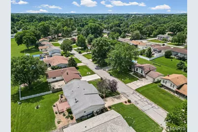 21 Newberry Drive, Saint Peters, MO 63376 - Photo 5