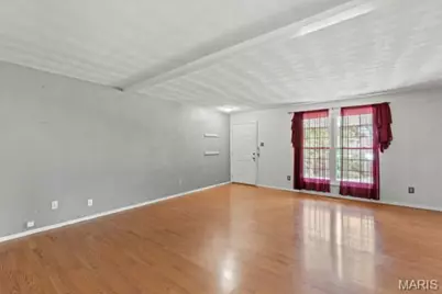 9823 Wil Bes Drive, Saint Louis, MO 63123 - Photo 3