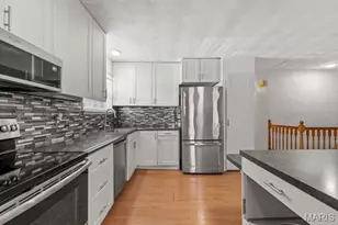 9823 Wilbes Dr, Saint Louis, MO 63123 - Photo 15