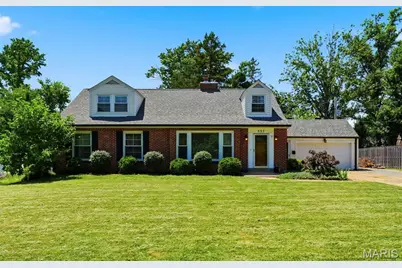 557 N Woodlawn Avenue, Kirkwood, MO 63122 - Photo 1