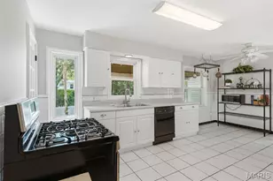 557 N Woodlawn Ave, Kirkwood, MO 63122 - Photo 7