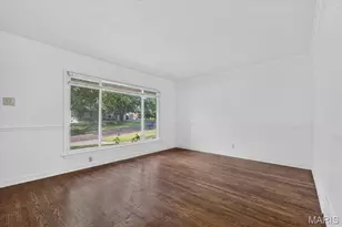 7017 Foxcroft Dr, Saint Louis, MO 63123 - Photo 7
