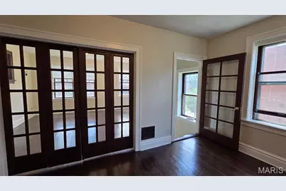 2633 Russell Boulevard, Saint Louis, MO 63104 - Photo 9