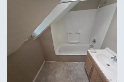 366 Suburban Avenue, Saint Louis, MO 63135 - Photo 13