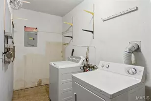 12190 McKelvey Rd, Maryland Heights, MO 63043 - Photo 17