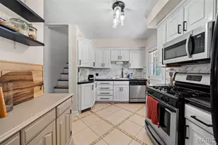 2826 Dunkirk Dr, Saint Louis, MO 63119 - Photo 9