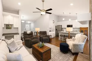 10162 Lake Ridge Dr, Hillsboro, MO 63050 - Photo 11