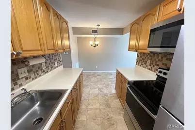 10512 Carroll Wood Way, Sappington, MO 63128 - Photo 7