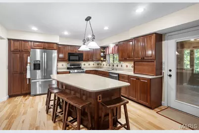 5614 Hillridge Court, Saint Louis, MO 63128 - Photo 5