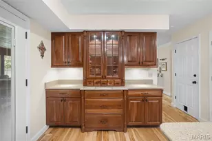 5614 Hillridge Ct, Saint Louis, MO 63128 - Photo 11