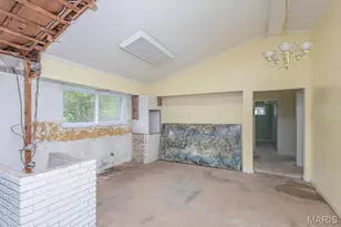 4540 Butler Hill Rd, Saint Louis, MO 63128 - Photo 11