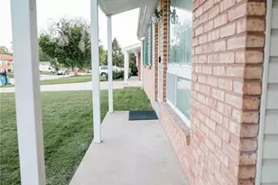 2845 Sugar Tree Ln, Maryland Heights, MO 63043 - Photo 5