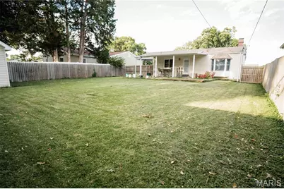 2845 Sugar Tree Lane, Maryland Heights, MO 63043 - Photo 9