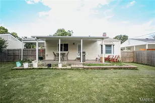 2845 Sugar Tree Ln, Maryland Heights, MO 63043 - Photo 7