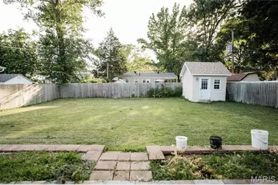 2845 Sugar Tree Lane, Maryland Heights, MO 63043 - Photo 11