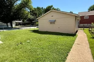 2700 Hereford St, Saint Louis, MO 63139 - Photo 3
