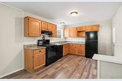 1105 5th Plaza, Florissant, MO 63031 - Photo 3