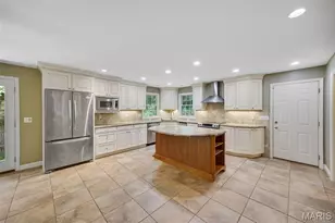 12819 Huntercreek Rd, Des Peres, MO 63131 - Photo 3