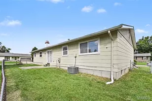 2904 Advance Dr, Florissant, MO 63031 - Photo 15