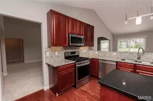 4344 Westhampton Pl, Saint Charles, MO 63304 - Photo 17